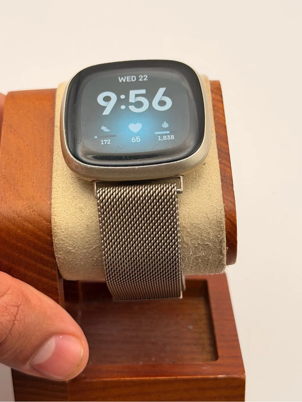 Fitbit Versa 3, Tested, Charger Included, Gold Casing, Mesh Gold Band, Good Con